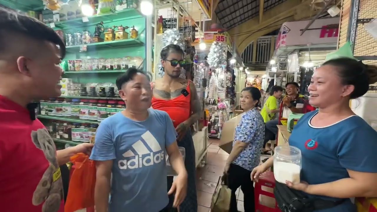 Đi Hết Chợ Bến Thành,Gặp Chị Bán Nước Thần Thánh