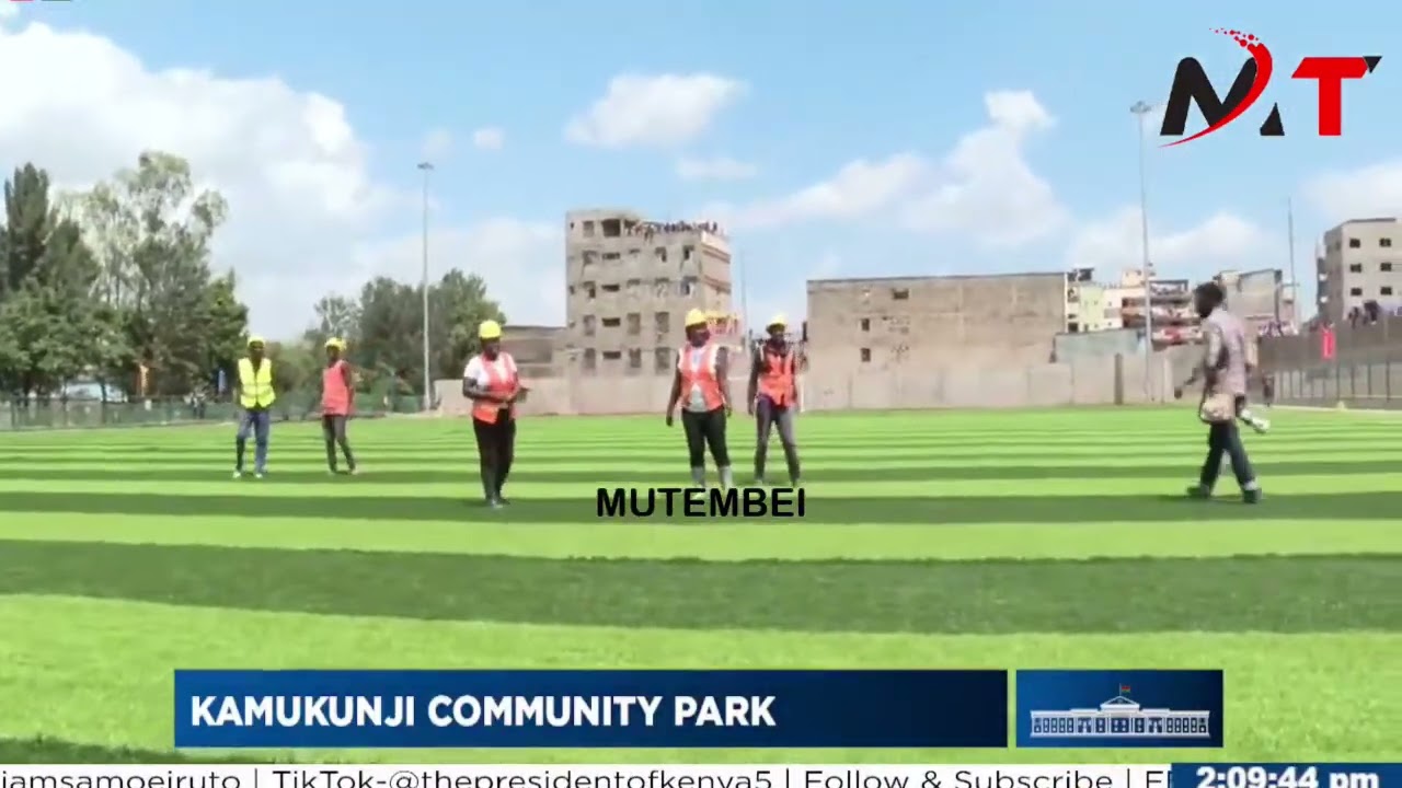 NI MBAYA! SEE  PRES RUTO & SAKAJA COMPETING IN PENALTY SHOOT OUT IN KAMUKUNJI COMMUNITY PARK!!