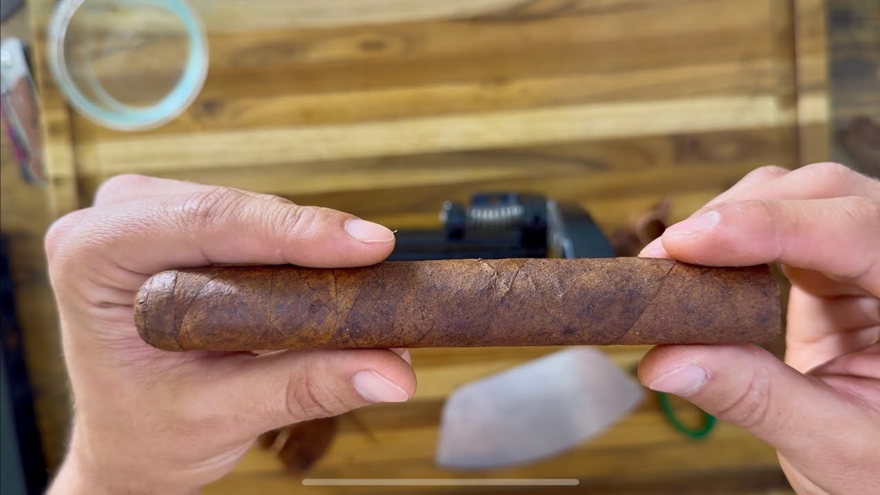 WRAPPING TORO 50x6 - CONNECTICUT BROADLEAF OSCURO