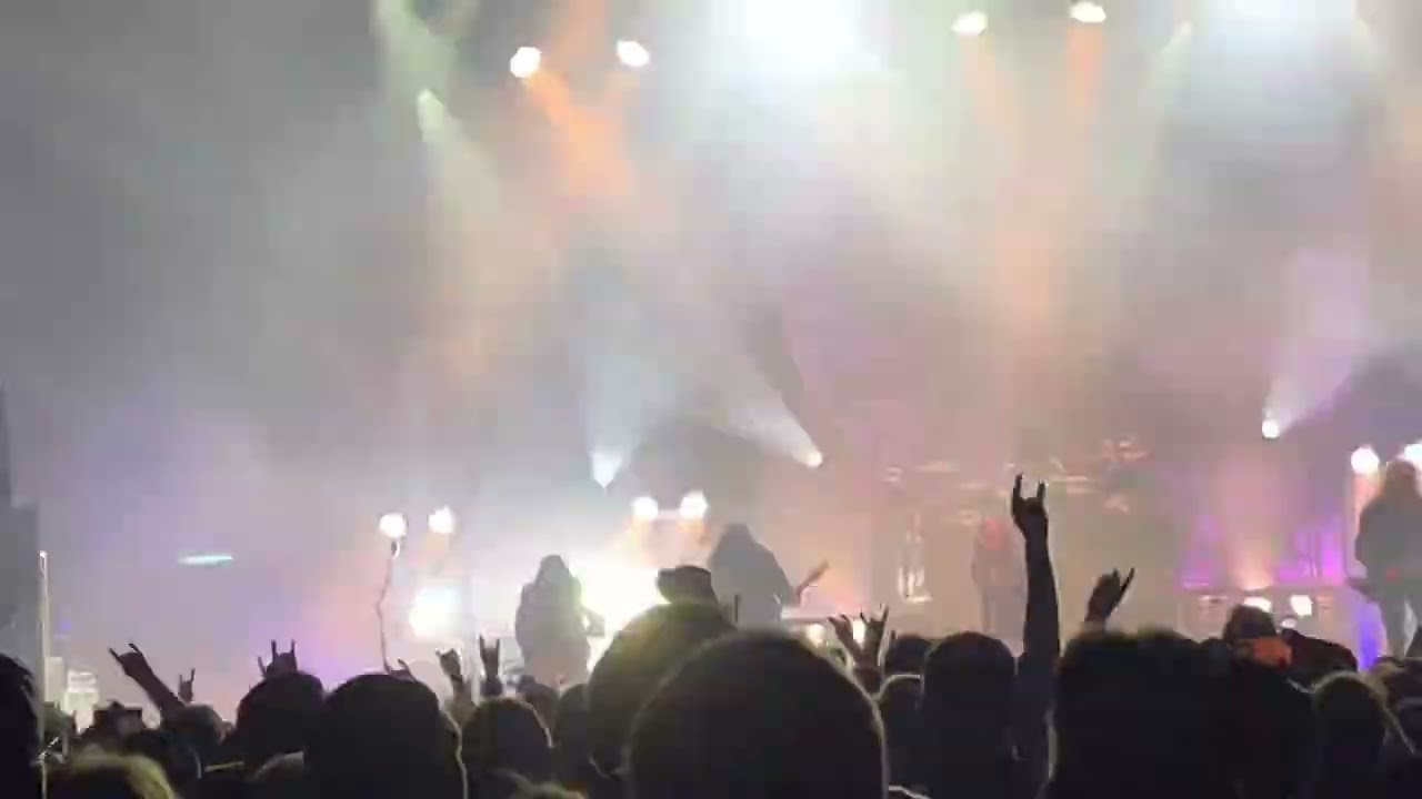 Arch Enemy - House of Mirrors (live @ Annexet, Sthlm 221104)