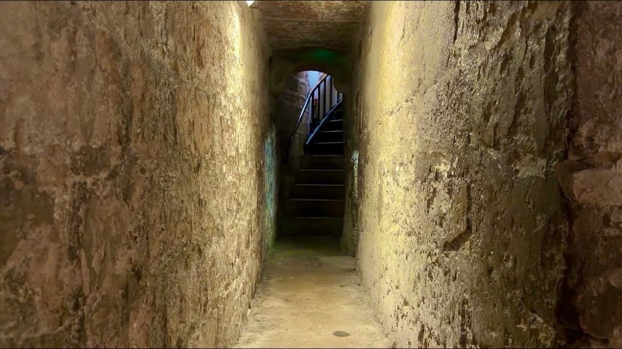 I Went Inside The UK‘s Oldest Cathedral Room (1353 Years)