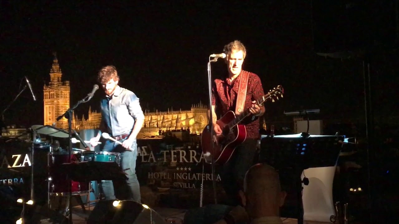 MIKEL ERENTXUN - Y sin embargo te quiero (Live The Roof Sevilla)