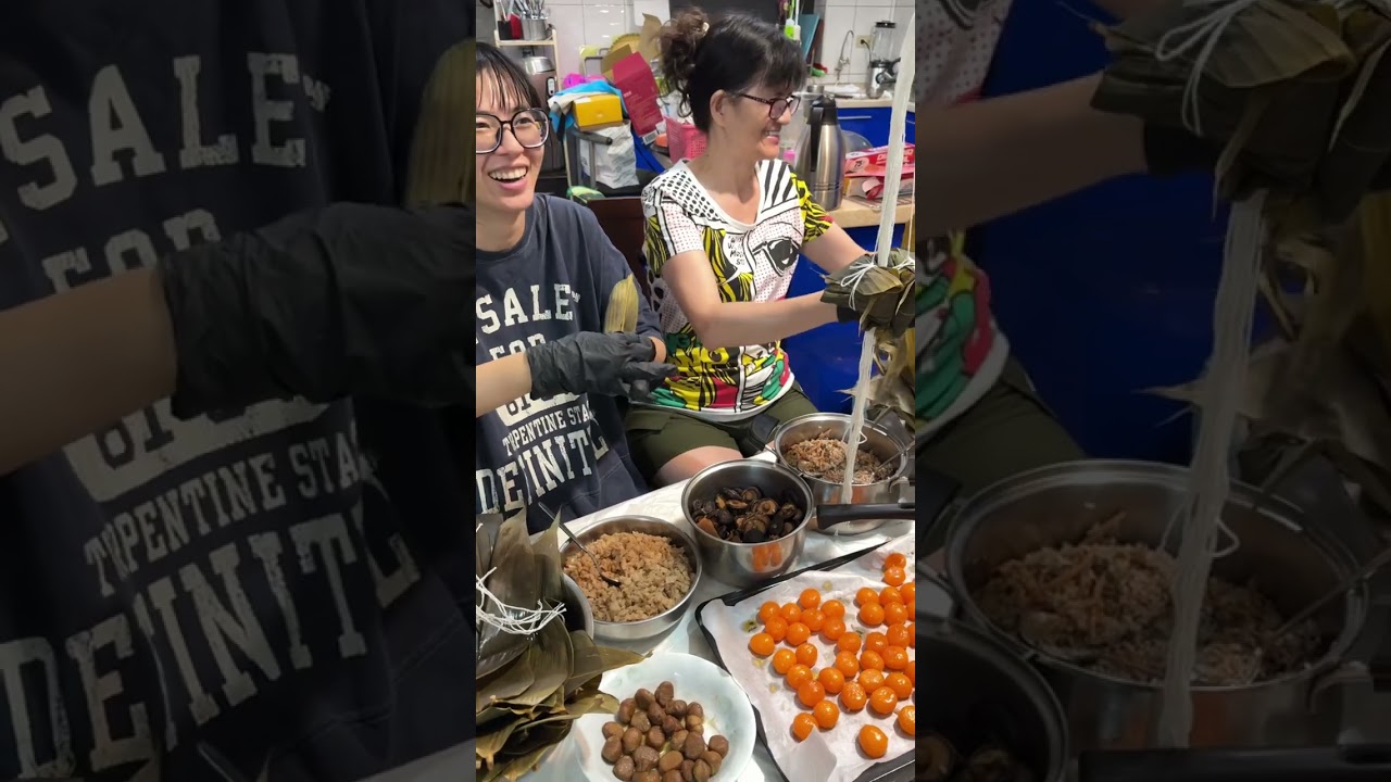 វេចនំចាំងលេីកនេះបានស្អាត​ ម៉ែក្មេកអោយខ្ញុំទៅវេចលក់នៅខ្មែរ😬