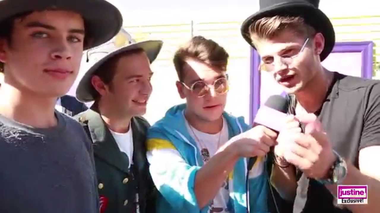Justine Magazine: Teen Choice Awards 2015 Blue Carpet Interviews!