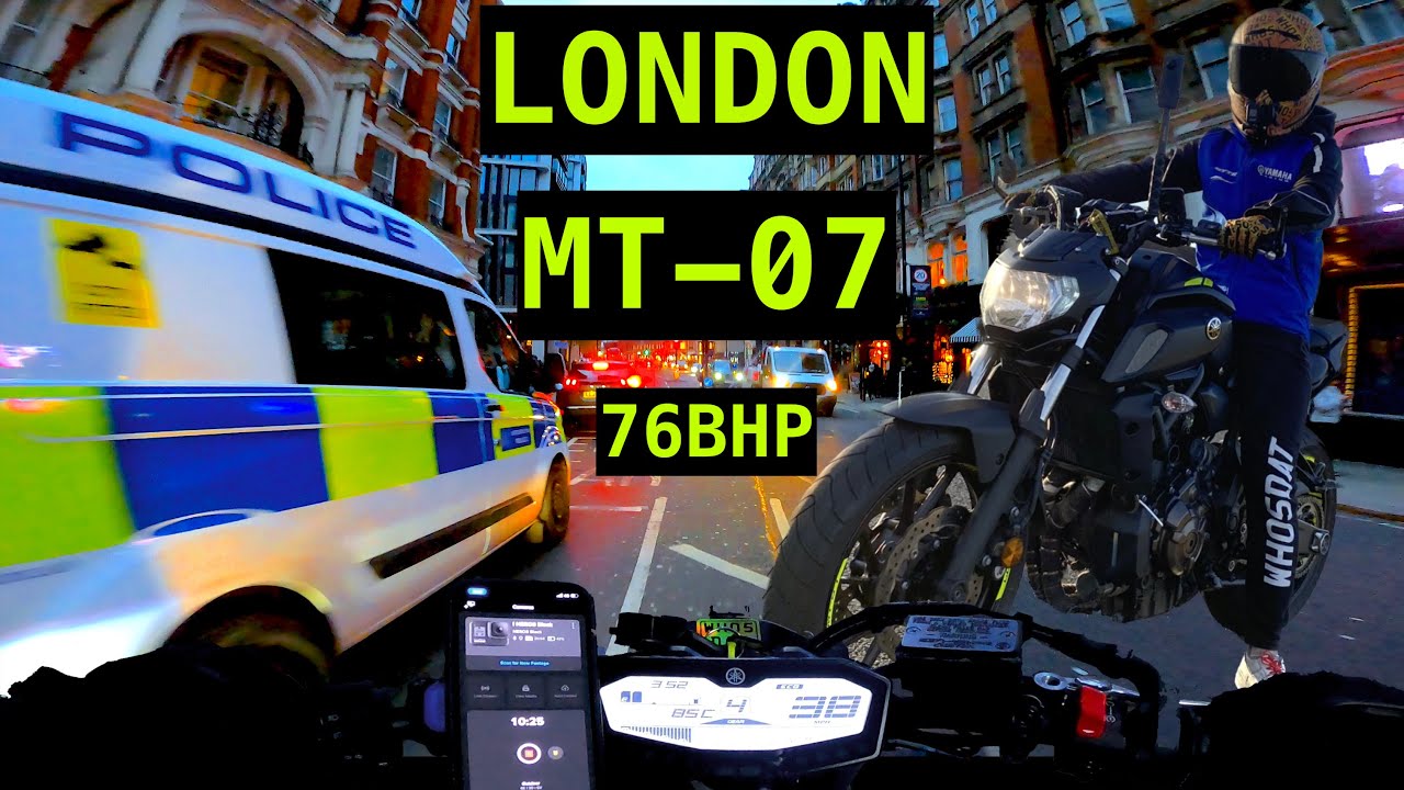 POV race through London YAMAHA MT-07 AKRAPOVIC [4K]