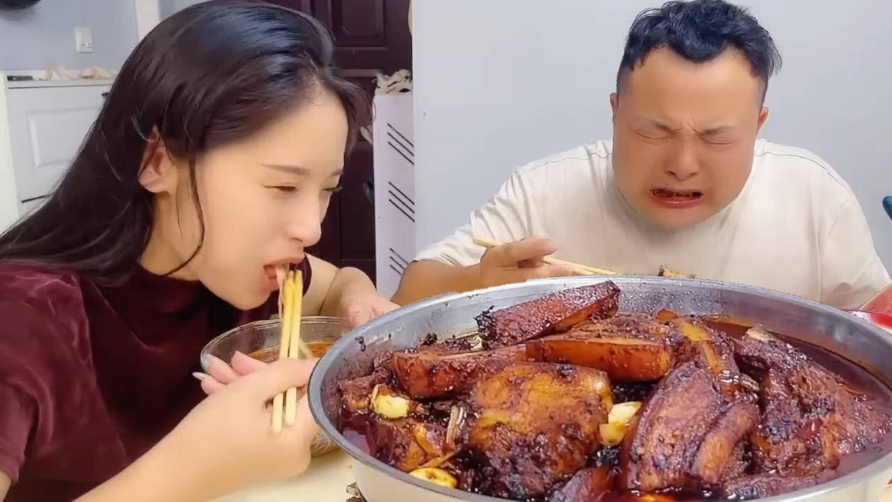 自私老公不让我吃红烧肉，我在他鸡蛋里放芥末，辣哭他！【九零后夫妻】