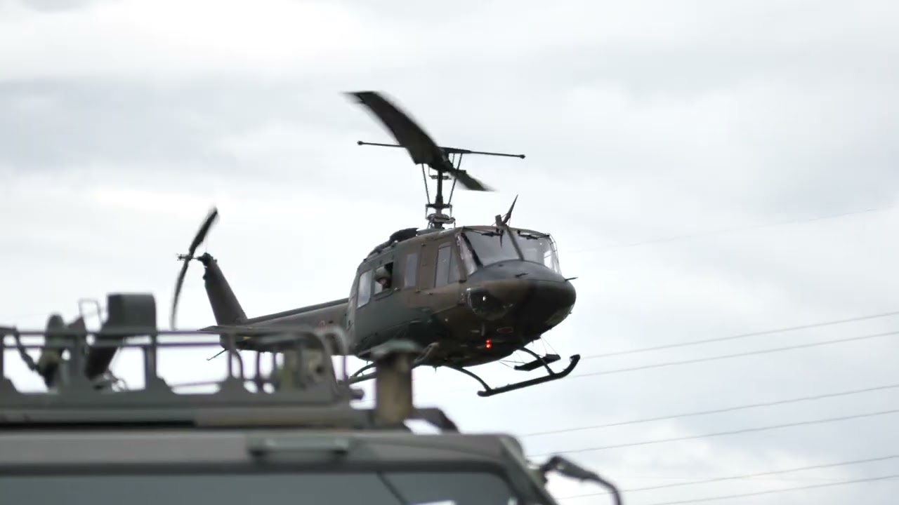 青野ヶ原駐屯地2025 ＵＨ-1着陸