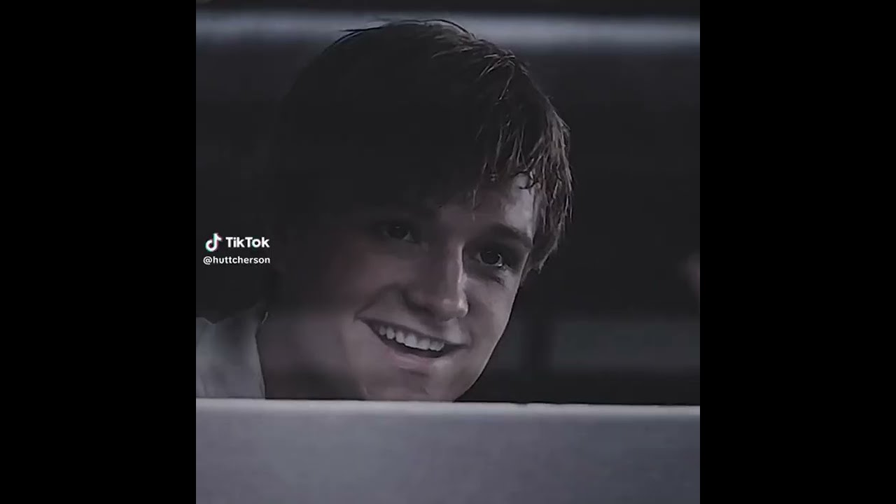 HUNGER GAMES EDITS  THAT MADE EFFIES WIG SUNSET ORANGE