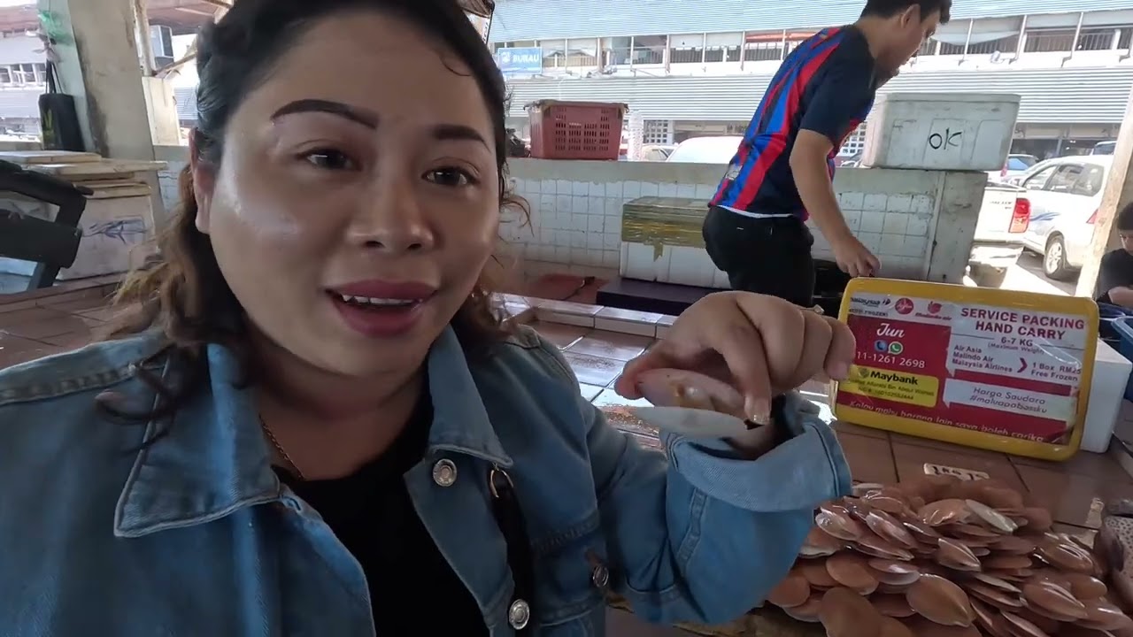 Pasar Basah Kota Kinabalu, Kita Mencari Seafood Untuk Dibawa Ke Homestay Di Kundasang