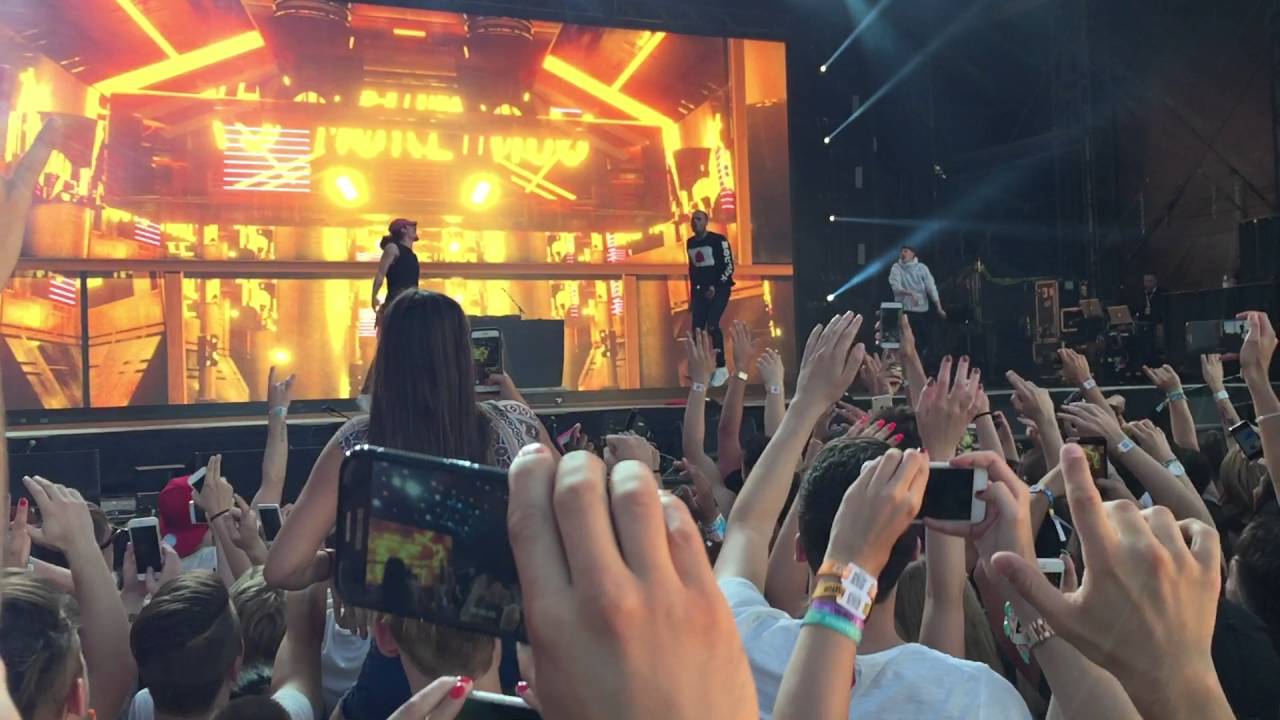 Chris Brown at Balaton Sound 2016 - Five more hours