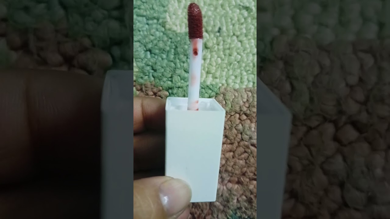Just Herbs Serum Infused Lip Gloss -Peachy Glow