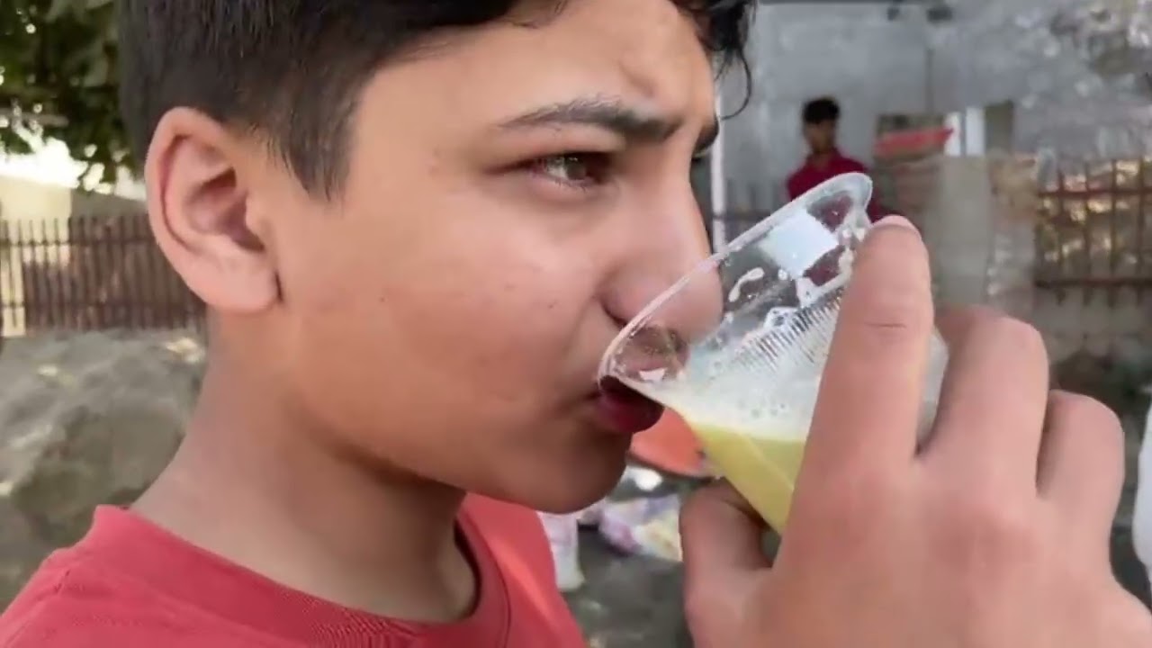 😜Natik ke paper hue khatm 😂 is Khushi mein ganne ka juice piya 😂🍹