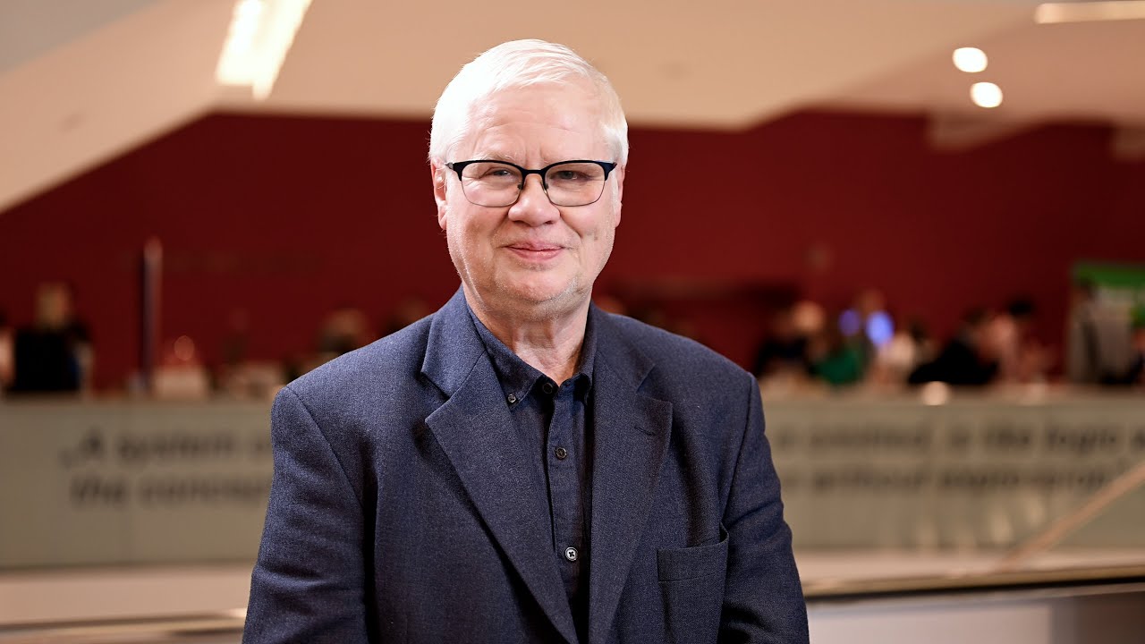 profesor Jerzy Hausner, Przewodniczący Rady Programowej OEES. Aby przetrwać musimy się zmienić