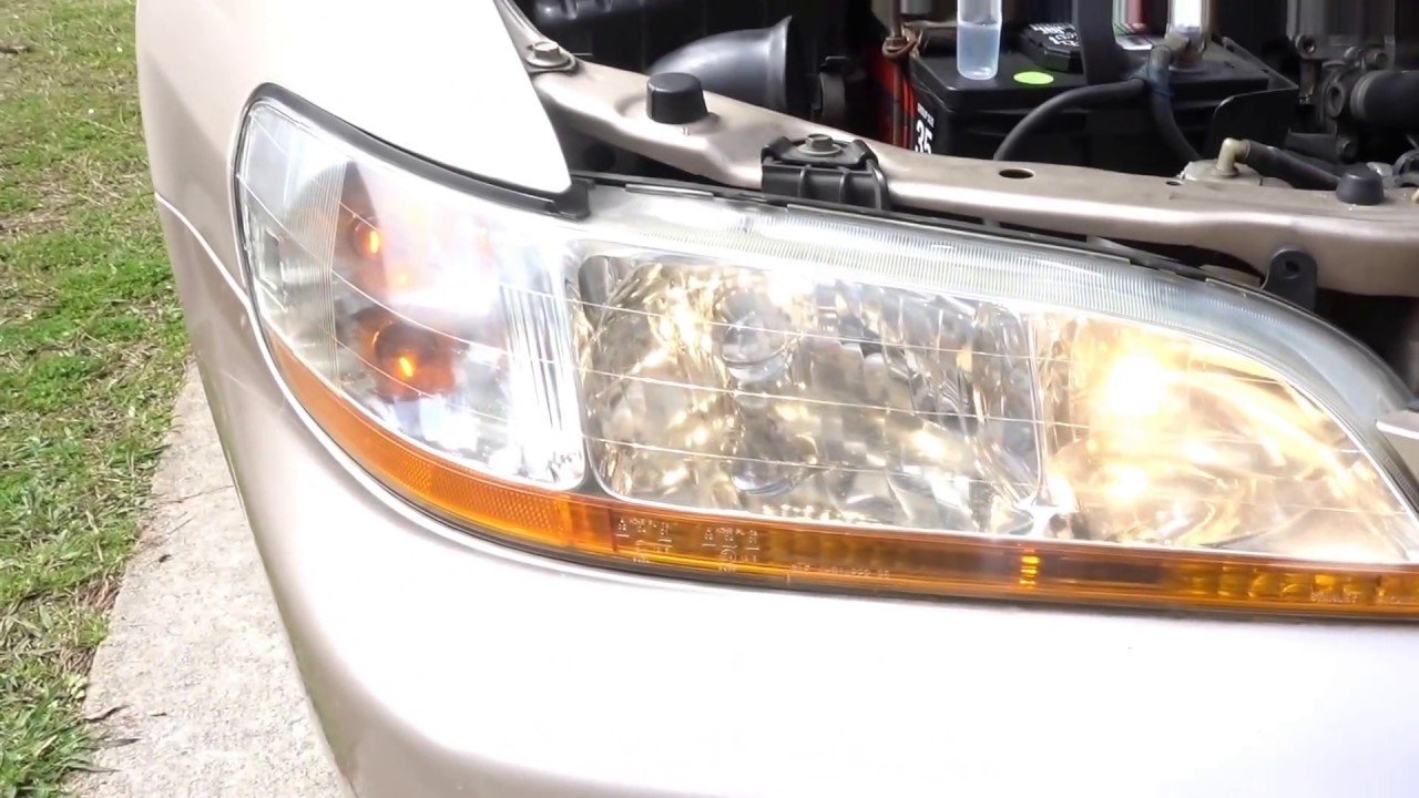 HOW TO REPLACE HEADLIGHT BULBS