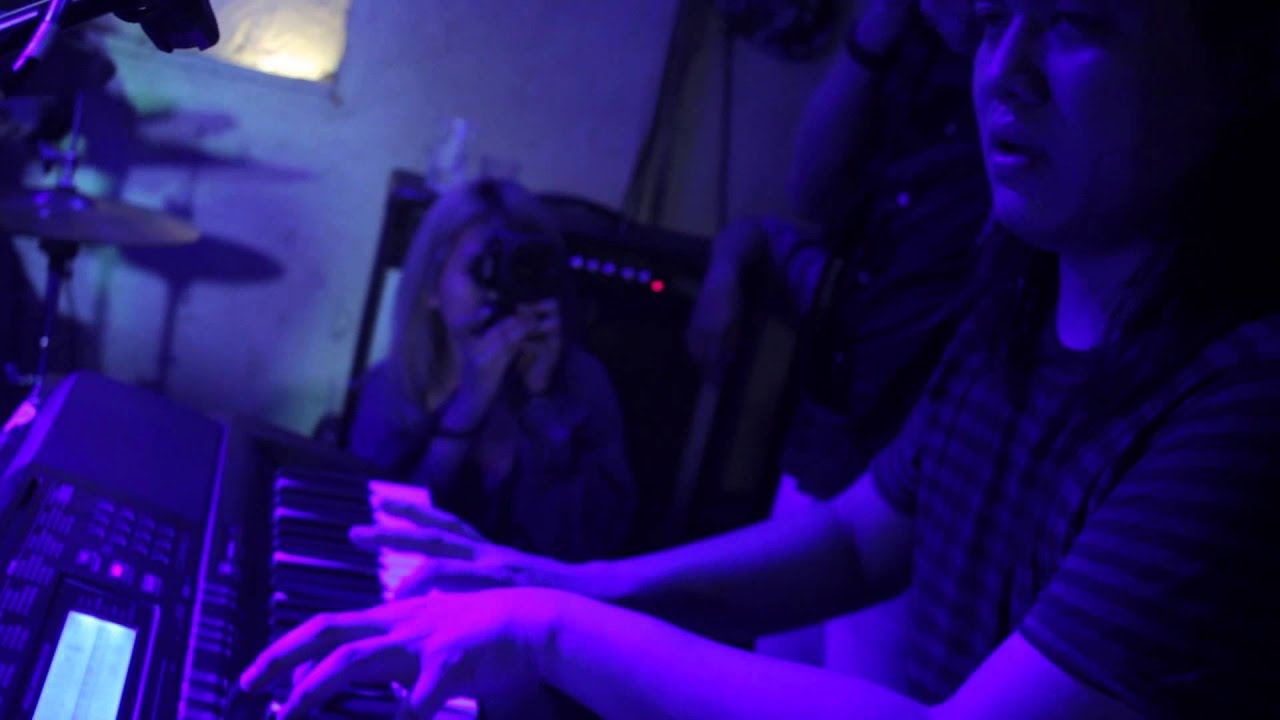 Miles Experience - On Her Knees (Live at Route 196)