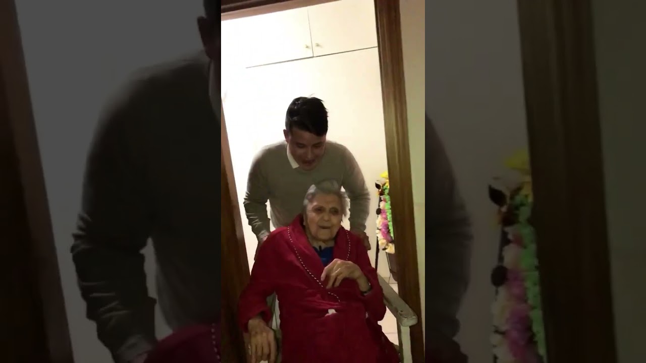 NONNA MARIA - Al cimitero a trovate Zii Gianna❤️🐊❤️