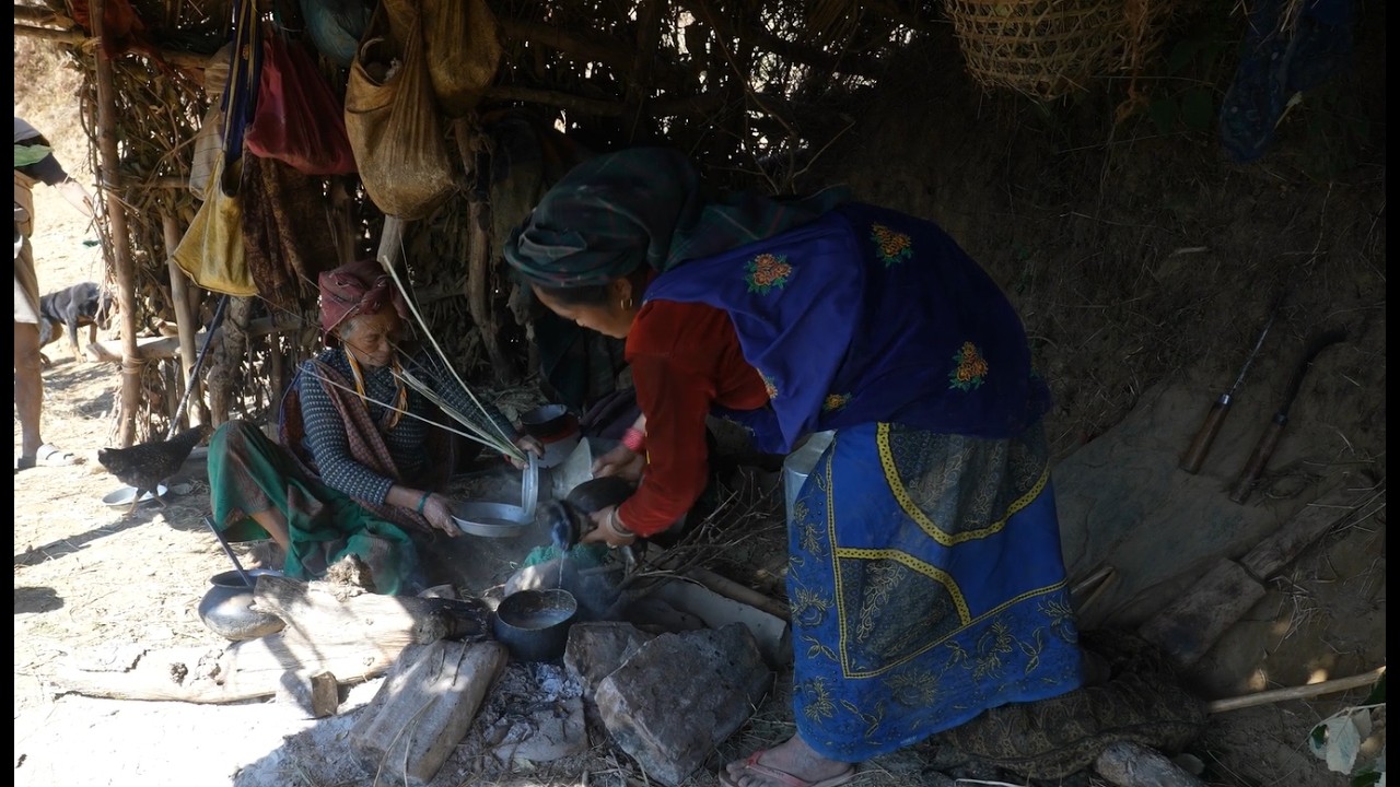 Carrying a load of firewood to the village, going home ll Rural village life