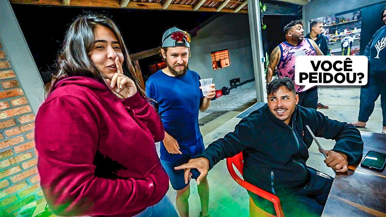 TROLEI MEUS AMIGOS COM SPRAY DE PEIDO FALSO
