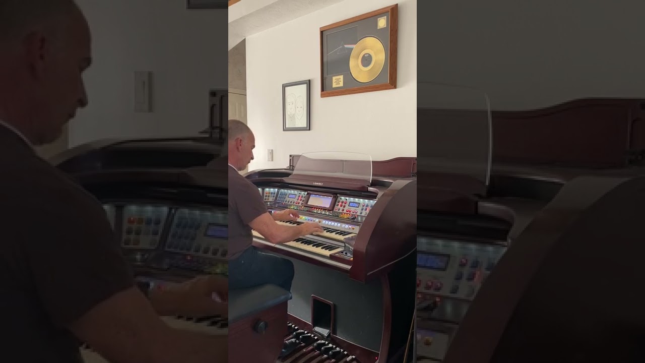 Widor Toccata (short version) performed by Joe Bowen