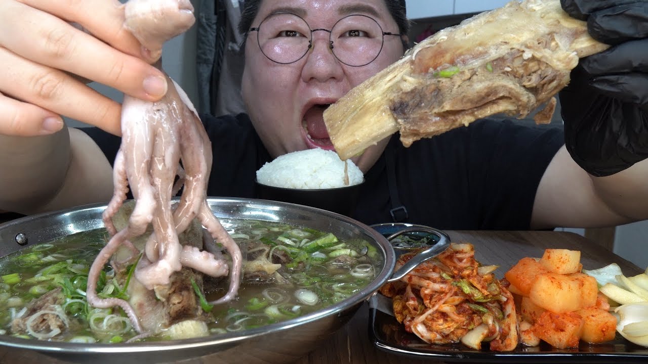ENG SUB) 쌀쌀해진 날씨 기력회복!! [[ 대왕낙지 갈비탕 먹방 ]] King Octopus Rib Stew Mukbang social eating