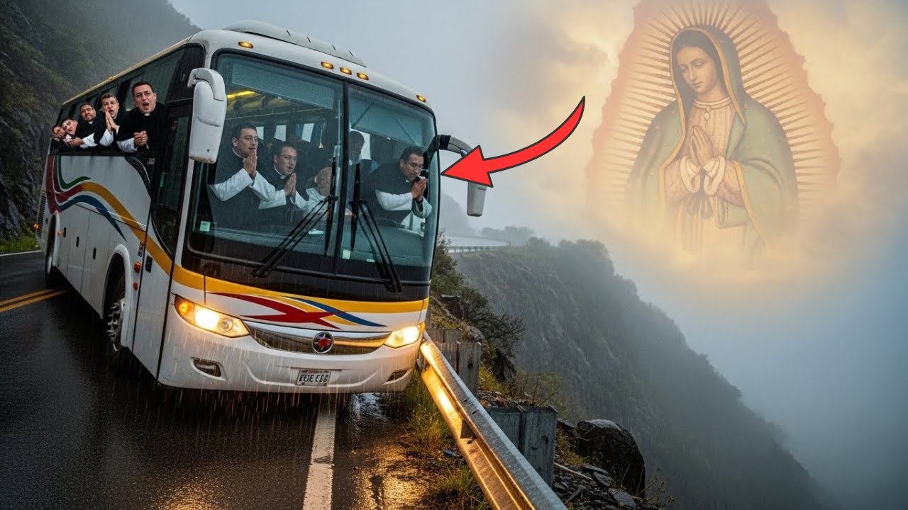 Autobús con sacerdotes se despeña 150 metros en la Sierra Madre… hasta que la Virgen de Guadalupe