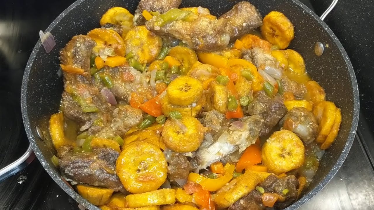Ragout de Plantain aux ailes de poulet et légumes || Poulet DG revisité || Chicken plantain stew