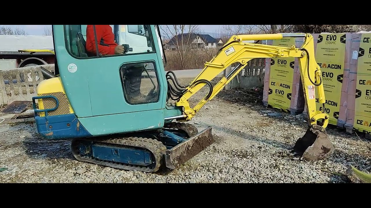 Miniexcavator yanmar b15