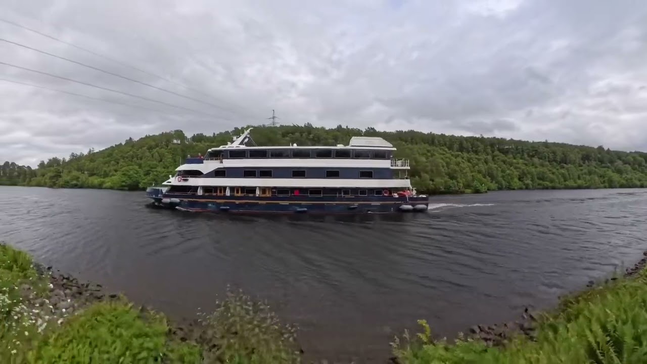 Lord of the Highlands - Up and down on the Caledonian Canal #Hebrideanislandcruises