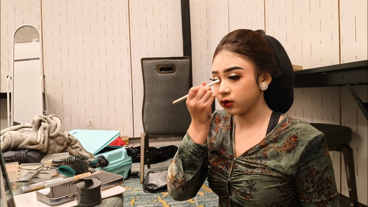 NIKEN SALINDRY - sebelum perfomance di Semarang HOTEL PADMA 