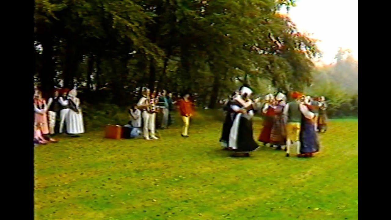 Folkedans i Anneberg ved Nykøbing Sj.