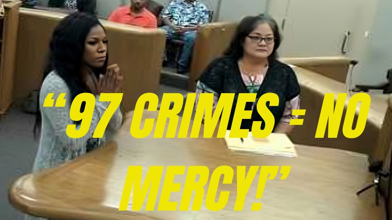 Воровка-карьеристка, совершившая 97 преступлений, умоляет о пощаде &mdash; судья выносит суровое наказа...