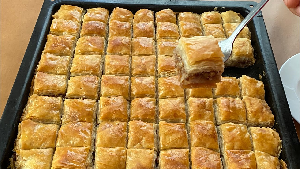 Qatları tək tək sayılan paxlava,yeyənin bir daha istədiyi məşhur,Türk paxlavası/Турецкая пахлава