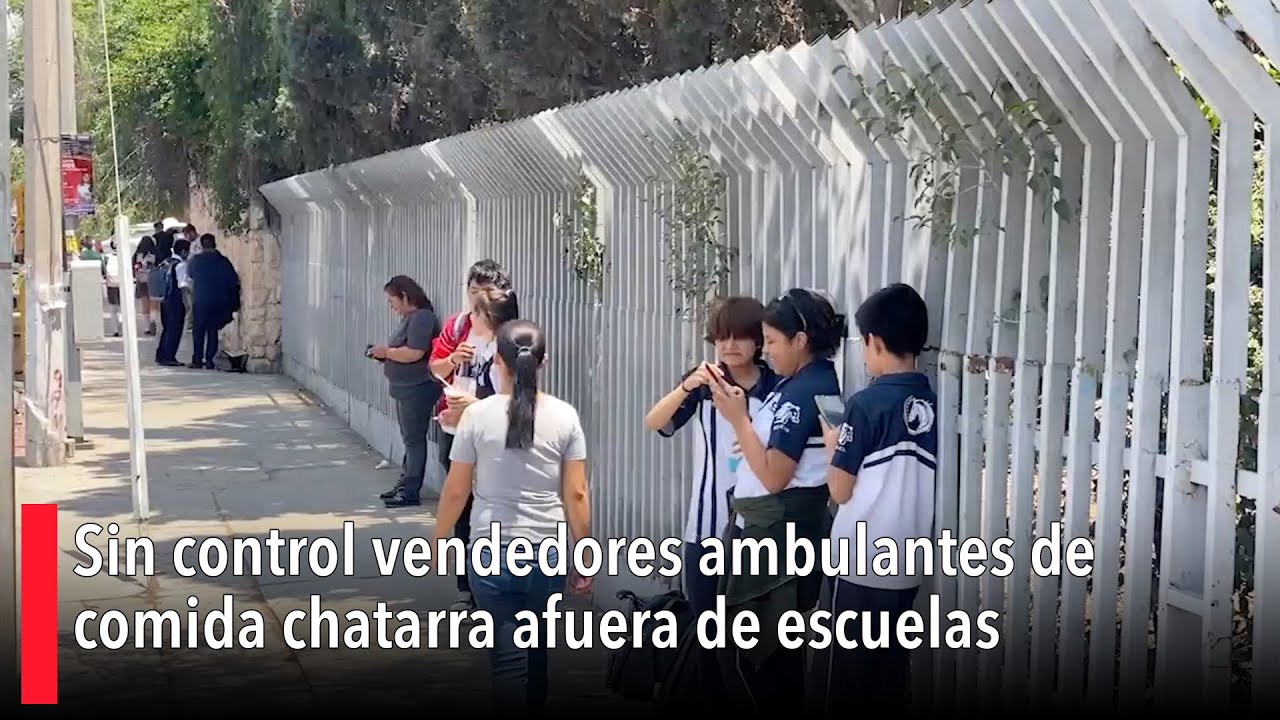 Sin control vendedores ambulantes de comida chatarra afuera de escuelas de Saltillo