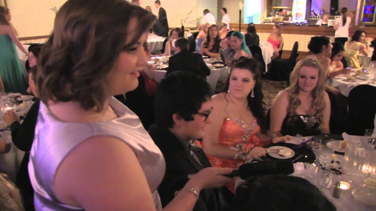 SL Students: A visit to Prom