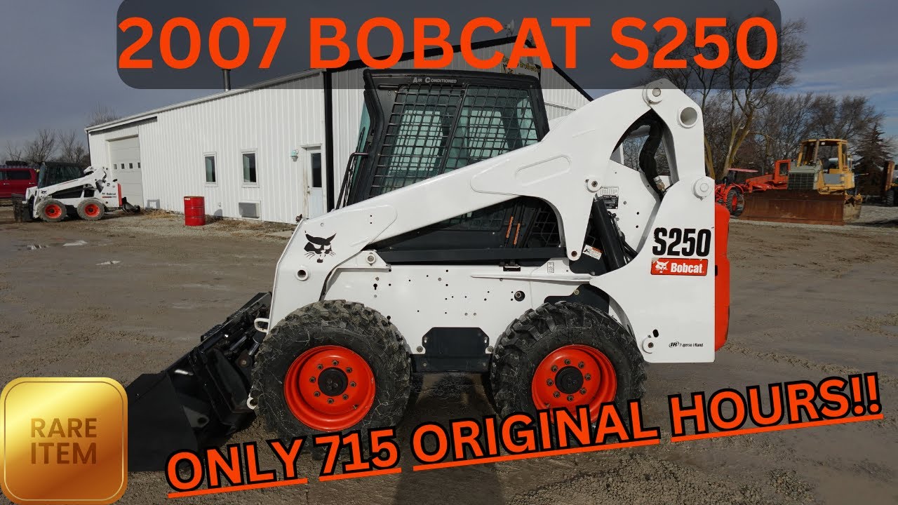 Видеообзор и демонстрация работы мини-погрузчика Bobcat S250 2007 года выпуска. Цена: 39 900 долл...