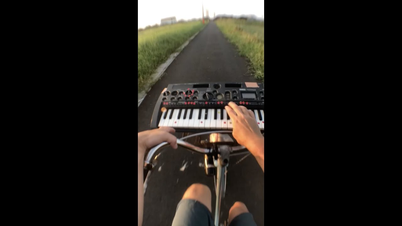TUCKER /今年の夏を素材に作曲しました。I composed this track using everyday life of this summer as material.