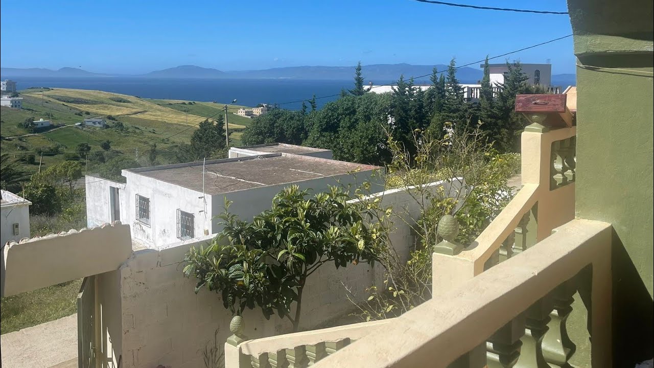 دار وغرسة راءعة مطلة على البحر 0703640826 طنجة القصر الصغير