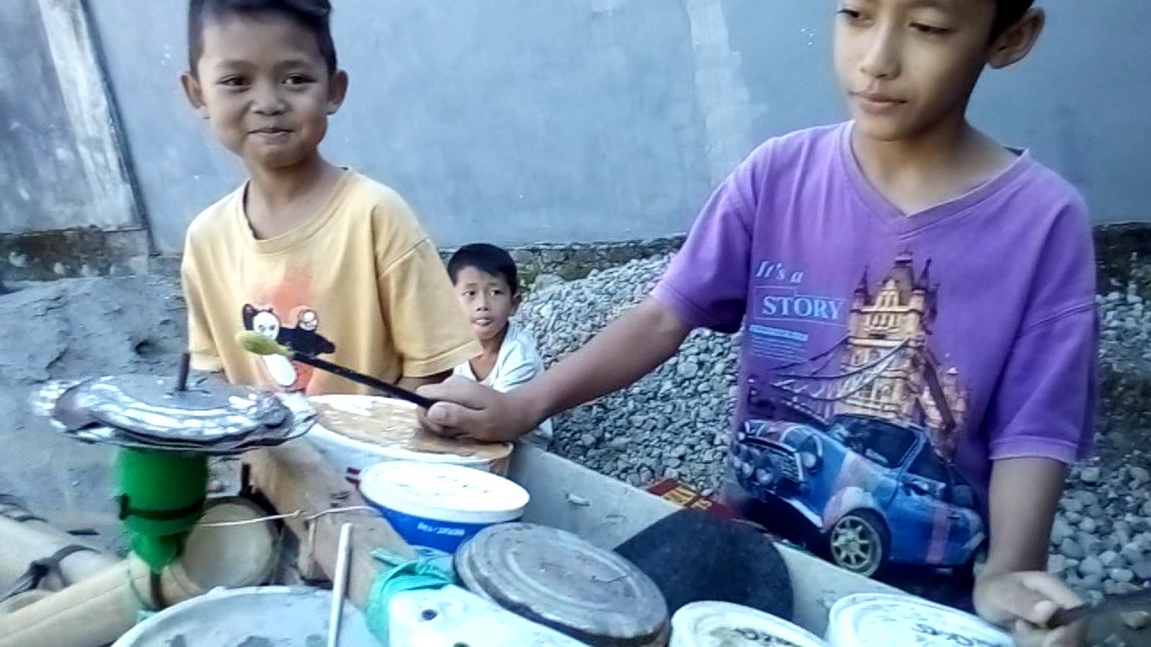 Kreatif, memanfaatkan bahan bekas