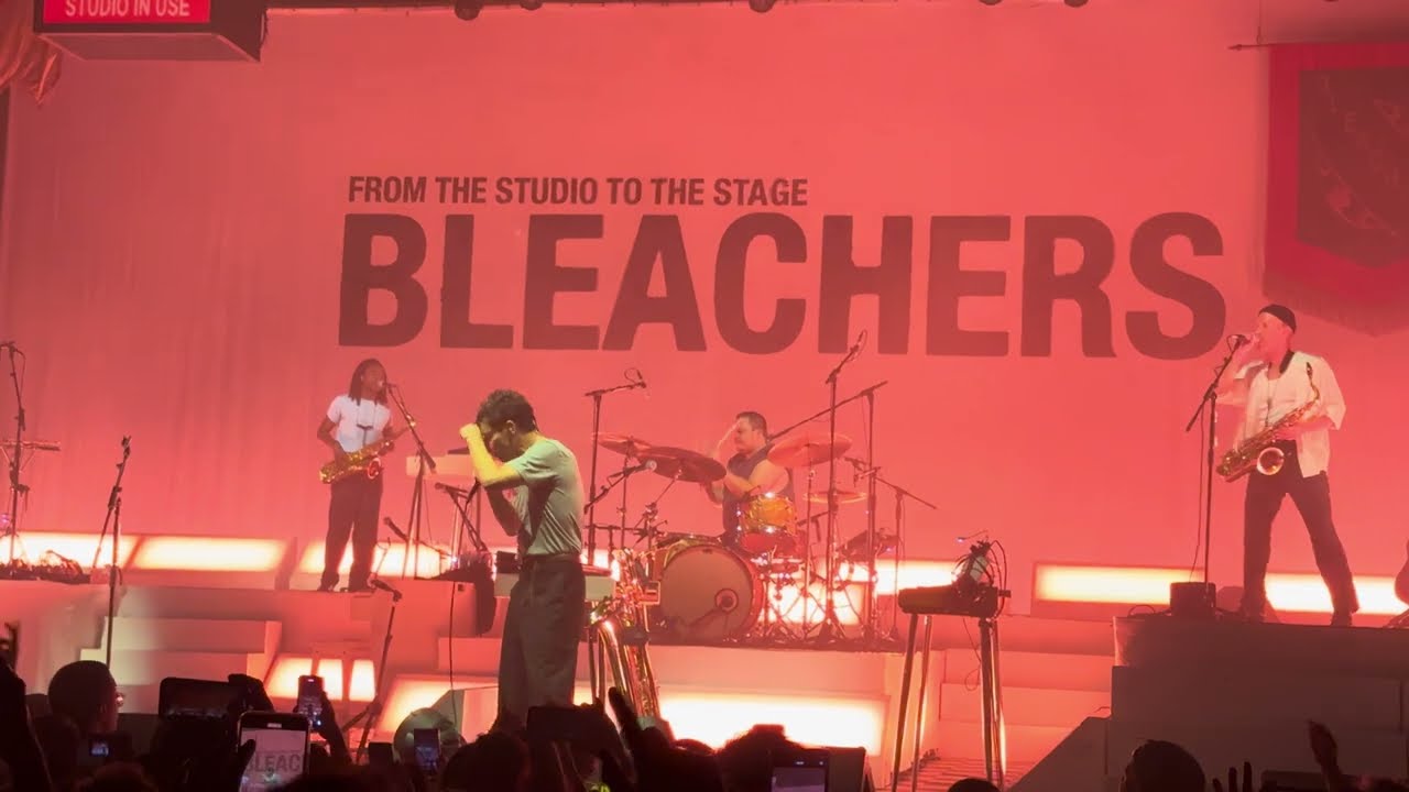 Everybody Lost Somebody - The Bleachers  (Live at l'Olympia Paris ) - Sep/02/2024