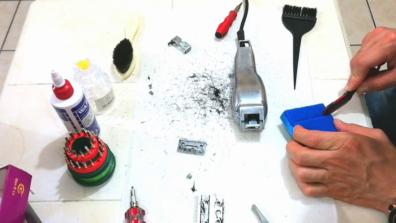 Mantenimiento de máquina de cortar cabello. (clippers)