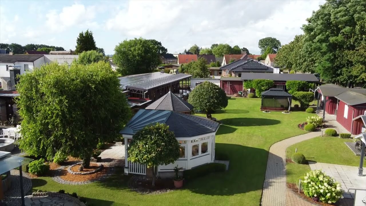 Mönkebude in Meck-Pomm: Ferienwohnung  Landhaus Apartmentanlage Apartment-Siedlung