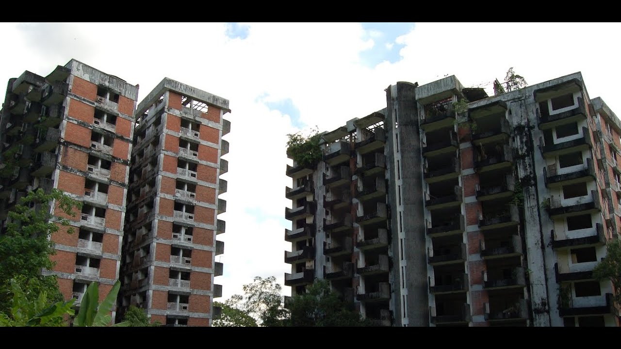THE DAY A HILL ATE A CITY &mdash; The Highland Towers Collapse