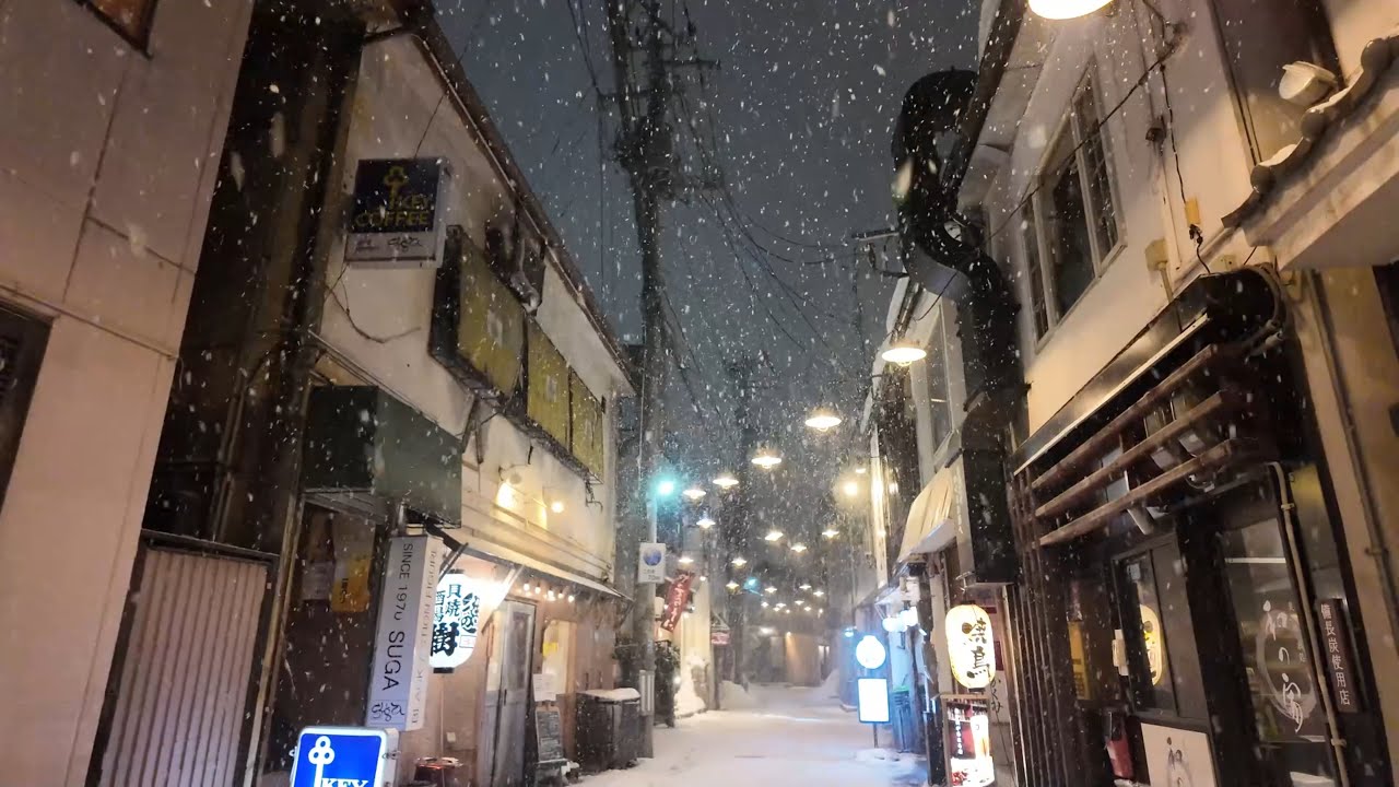 雪の弘前・鍛冶町 - Neon Nights in Snowy Hirosaki: Kajimachi Walk【4K Japan/青森 Walk】