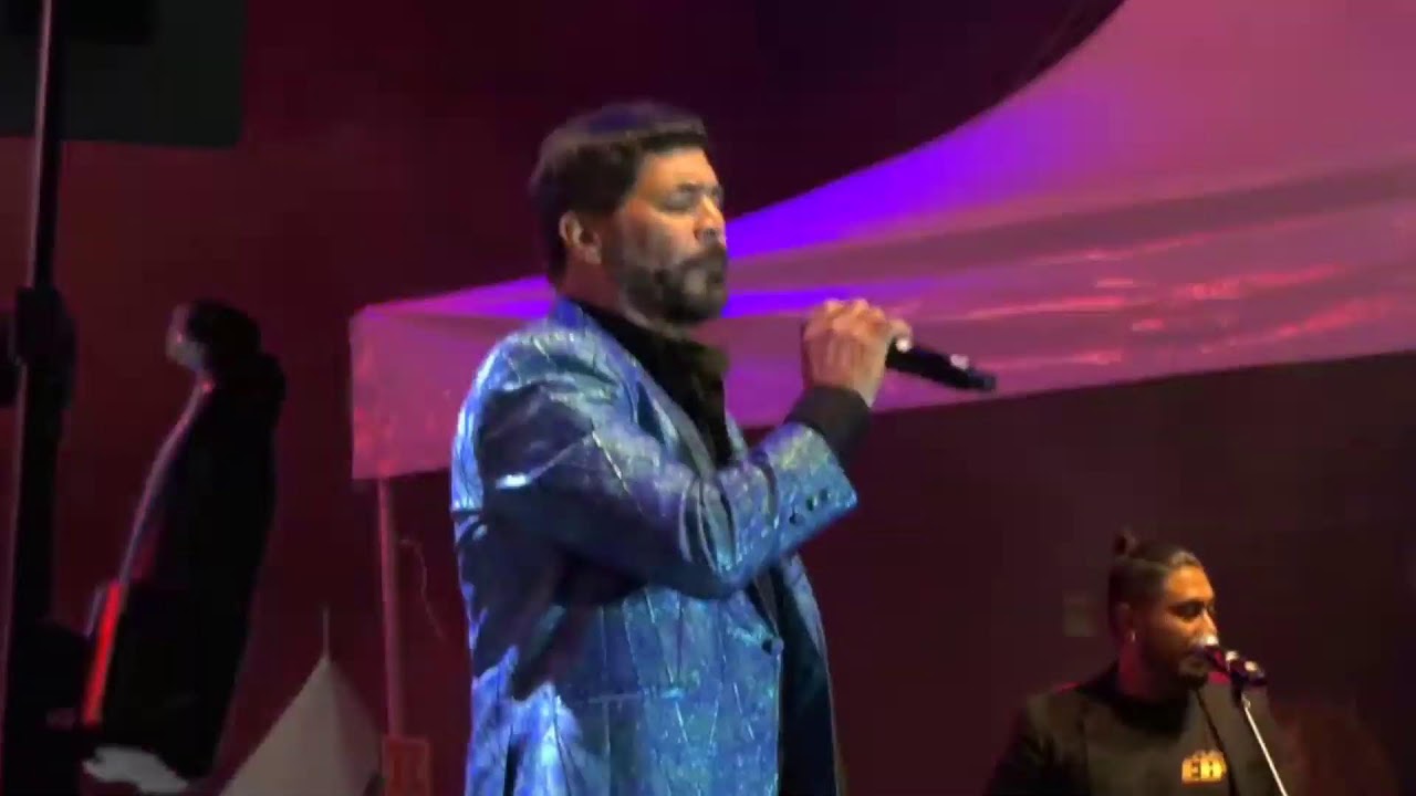¡Ven y baila con  Willie González!