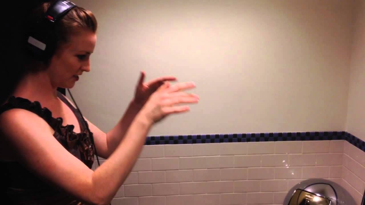 Conducting Idina Menzel from the bathroom at Radio City