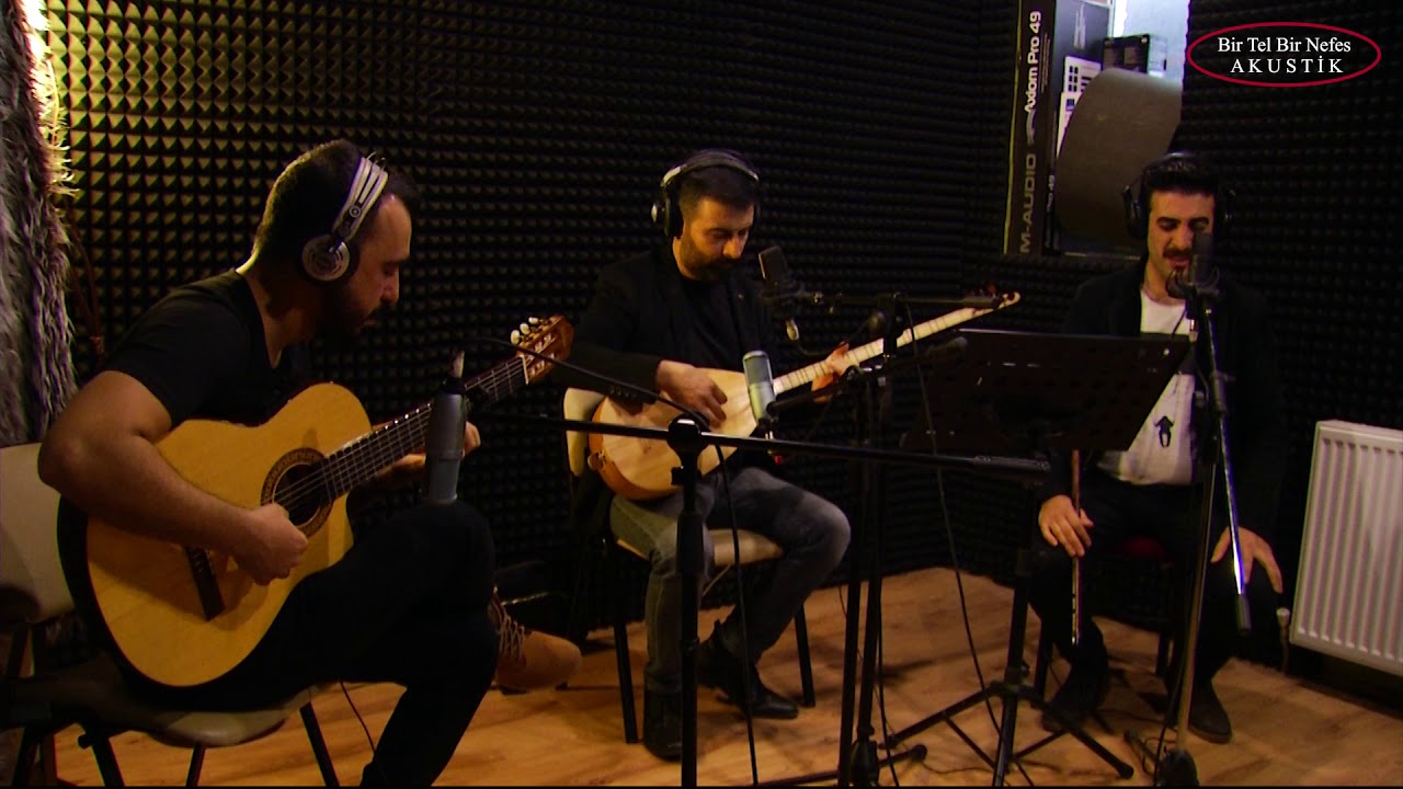 Mustafa & M&uuml;sl&uuml;m EKE-Bug&uuml;n Bayram G&uuml;n&uuml; Derler
