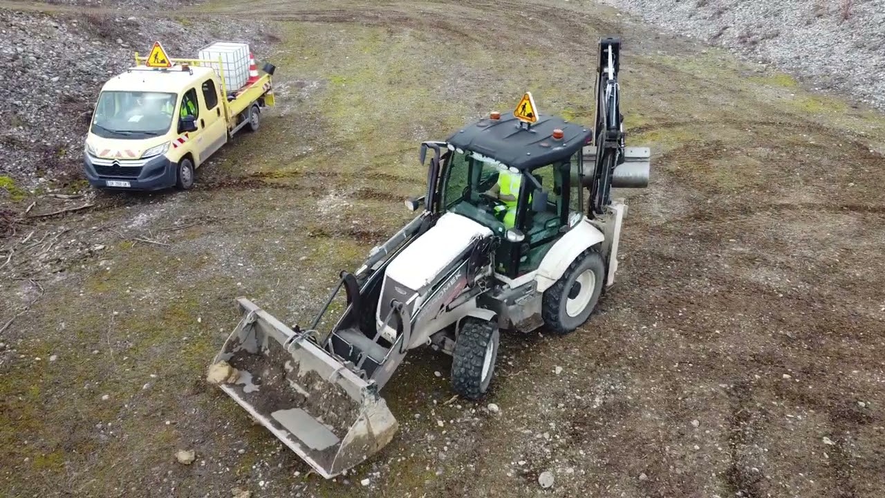 Travaux de création mare - Actierra