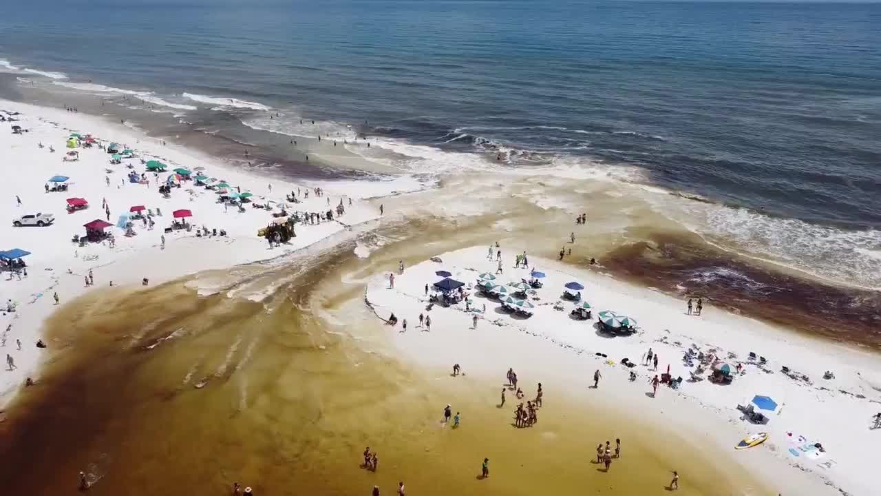 Boat flips over in Gulf near Lake Powell