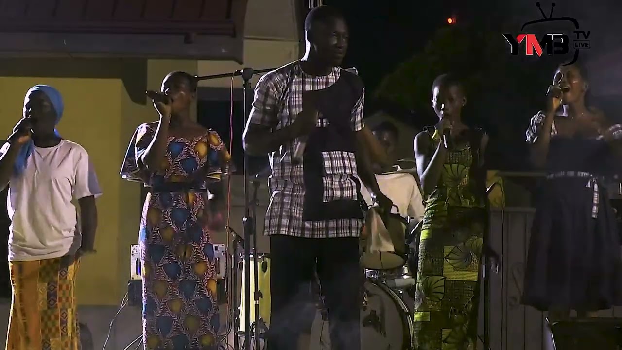 Powerful Worship with Qwecy Nyarko at YMB High School