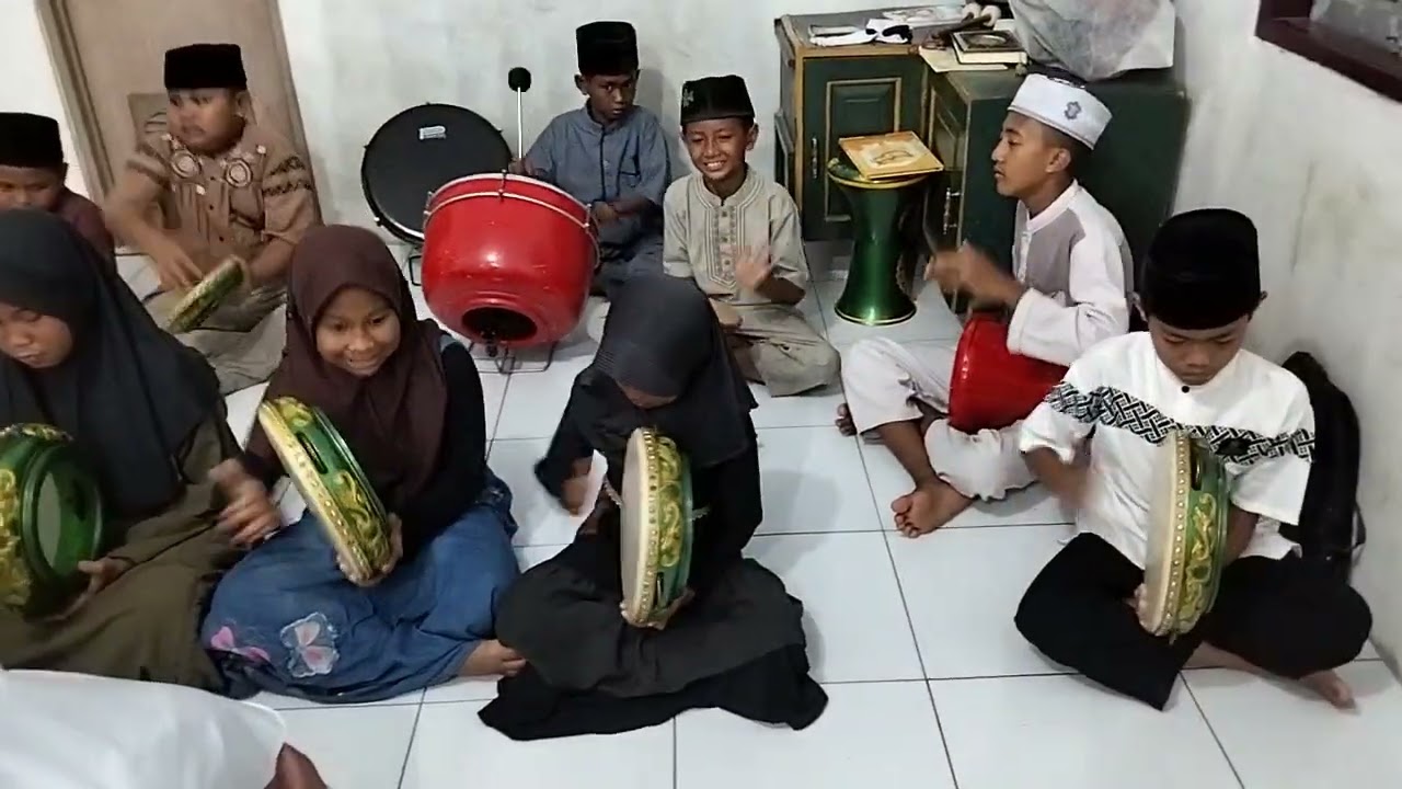 Aki aki belajar Hadroh ( Assalaamu 'alaika )